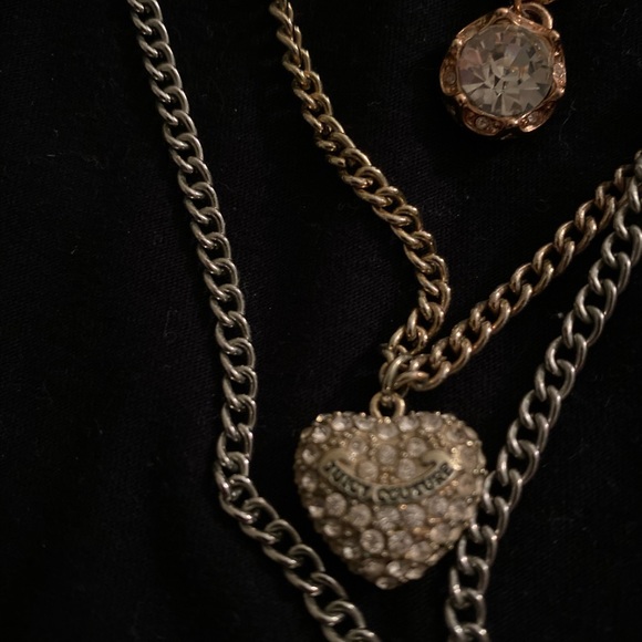 3 chain attached multi colored necklace. - Picture 4 of 7